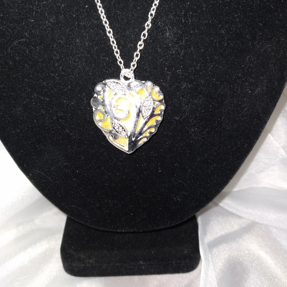 Heart Necklace 18" - Picture 2 of 3